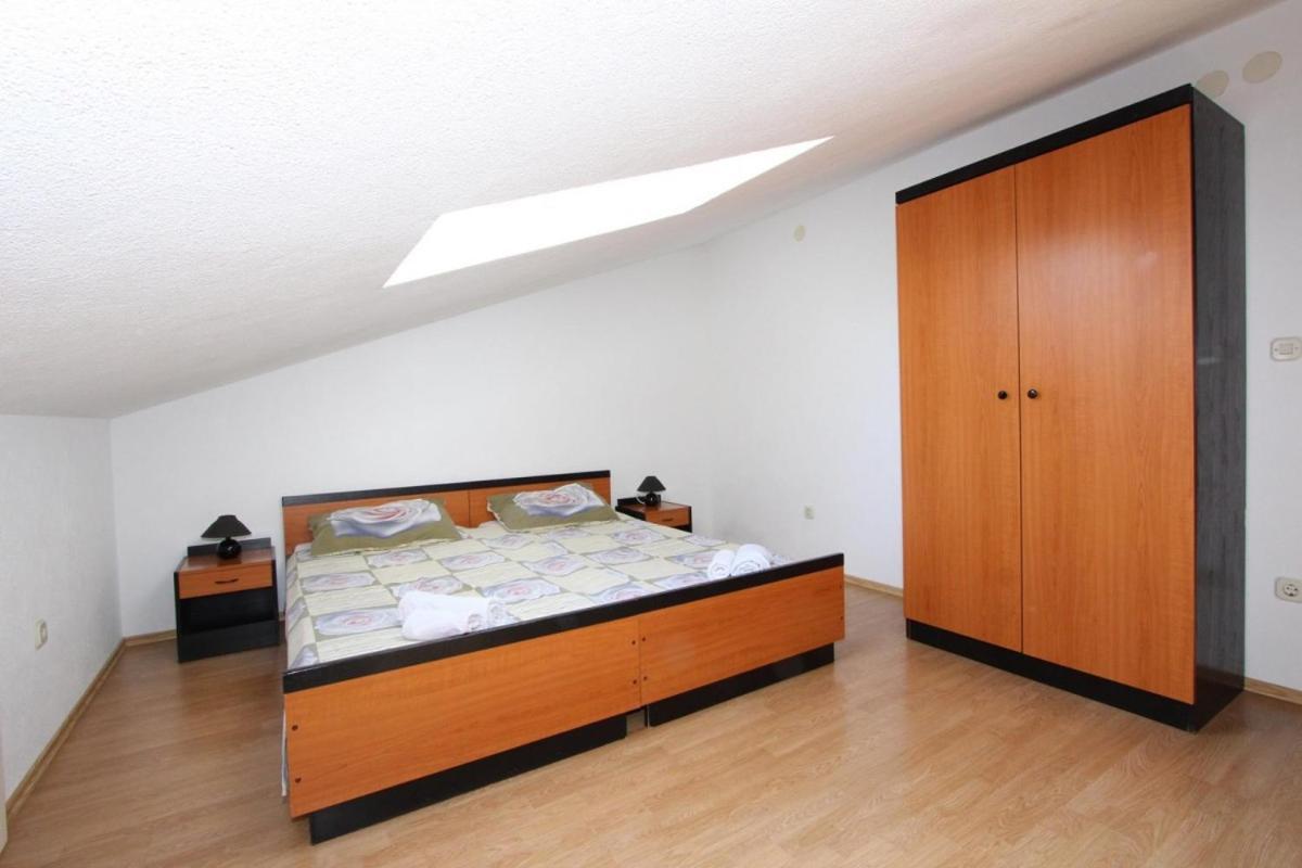 Apartments Jasna ロヴィニ エクステリア 写真