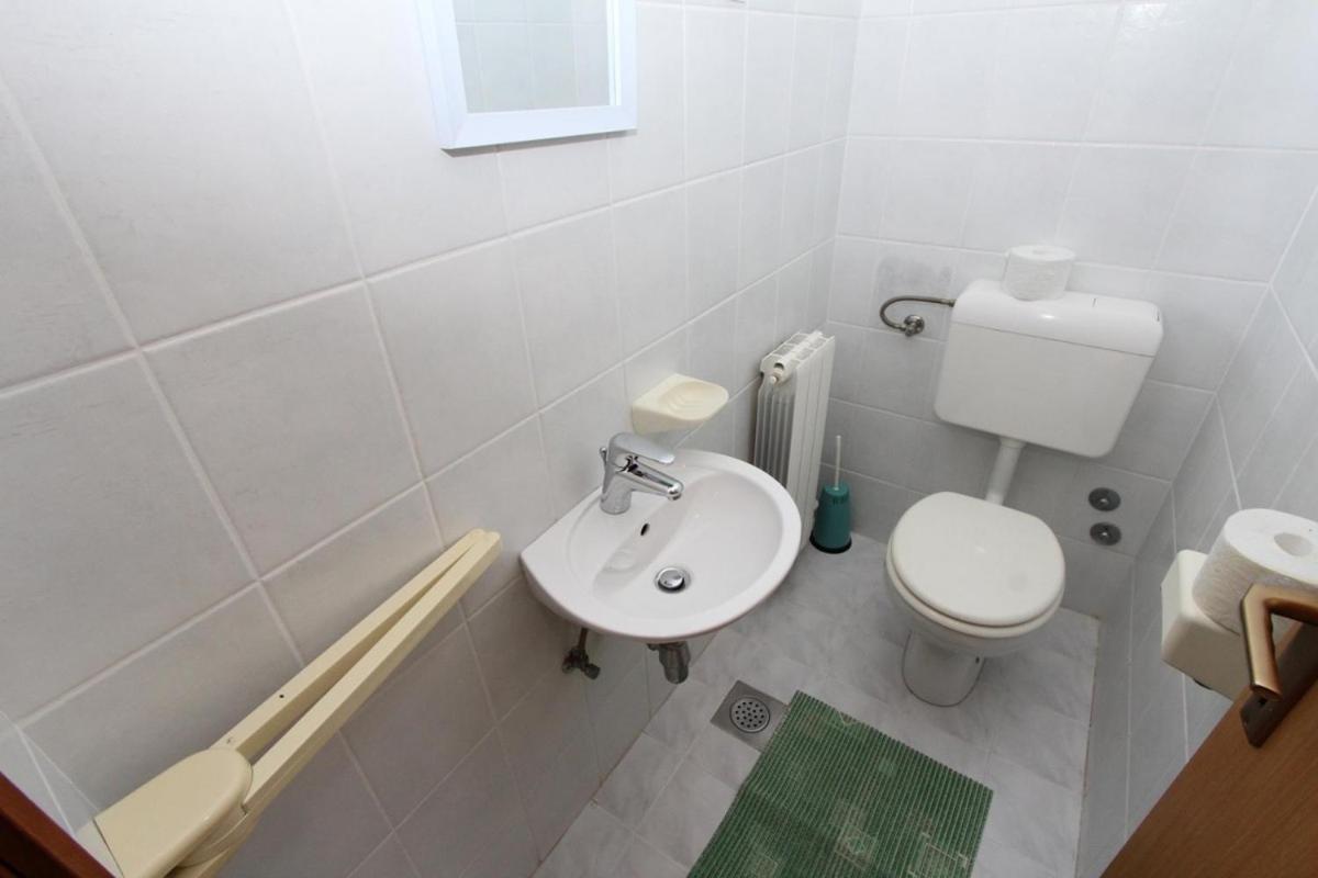 Apartments Jasna ロヴィニ エクステリア 写真