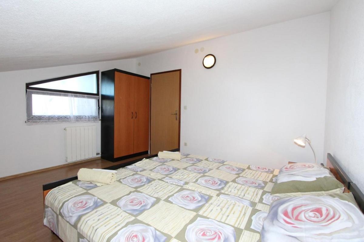 Apartments Jasna ロヴィニ エクステリア 写真